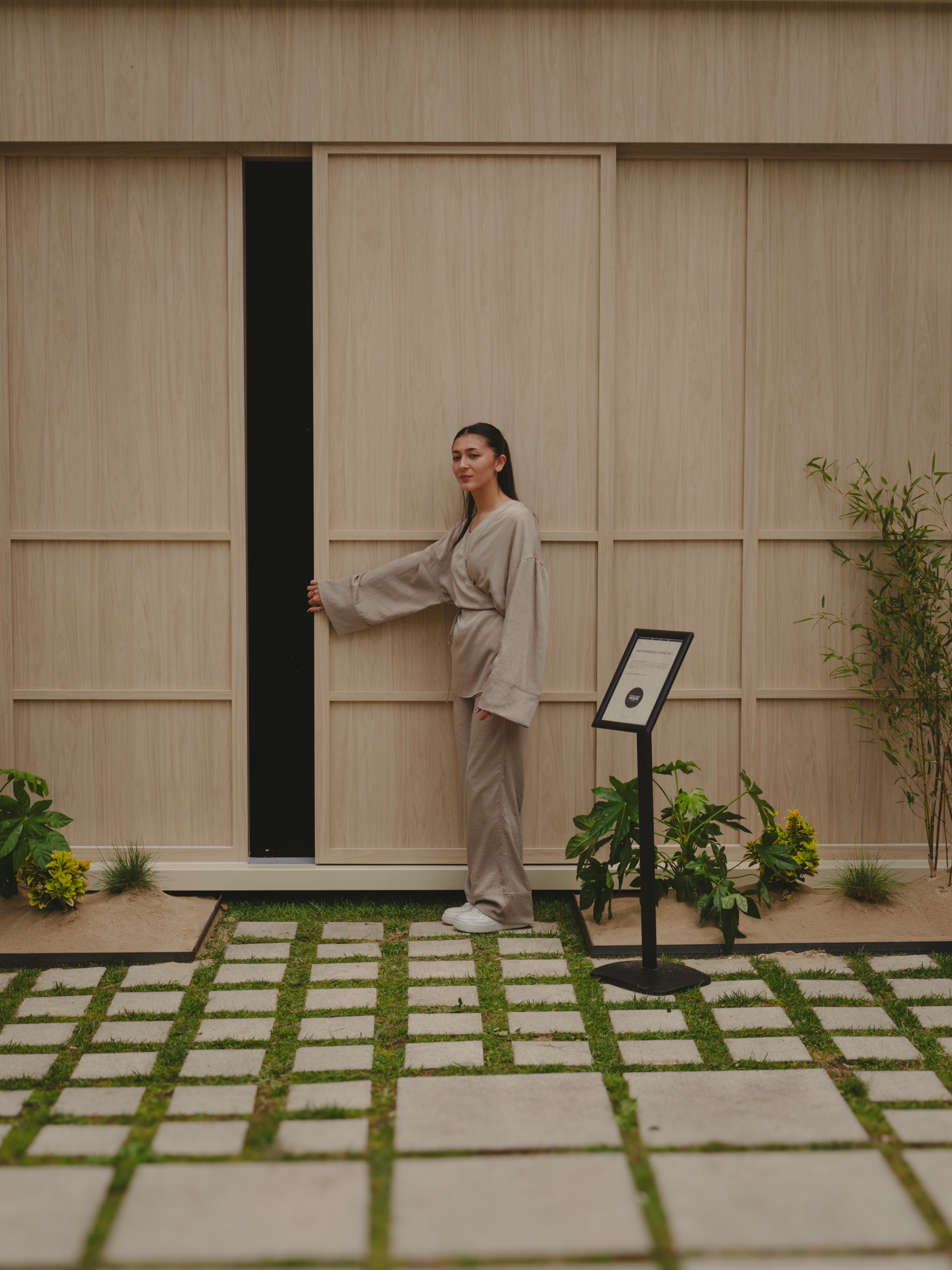 Build a coherent vision around a brand with a cultural promotion objective.
